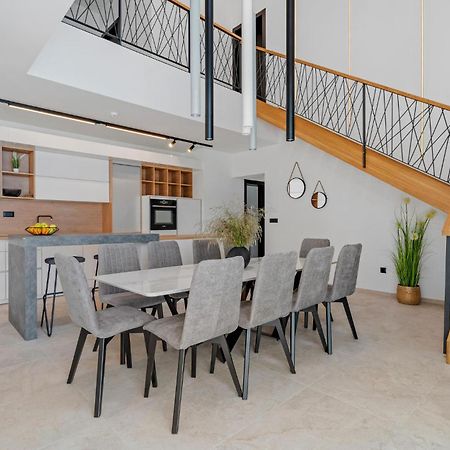 Beautiful Home In Omis With Kitchen Extérieur photo