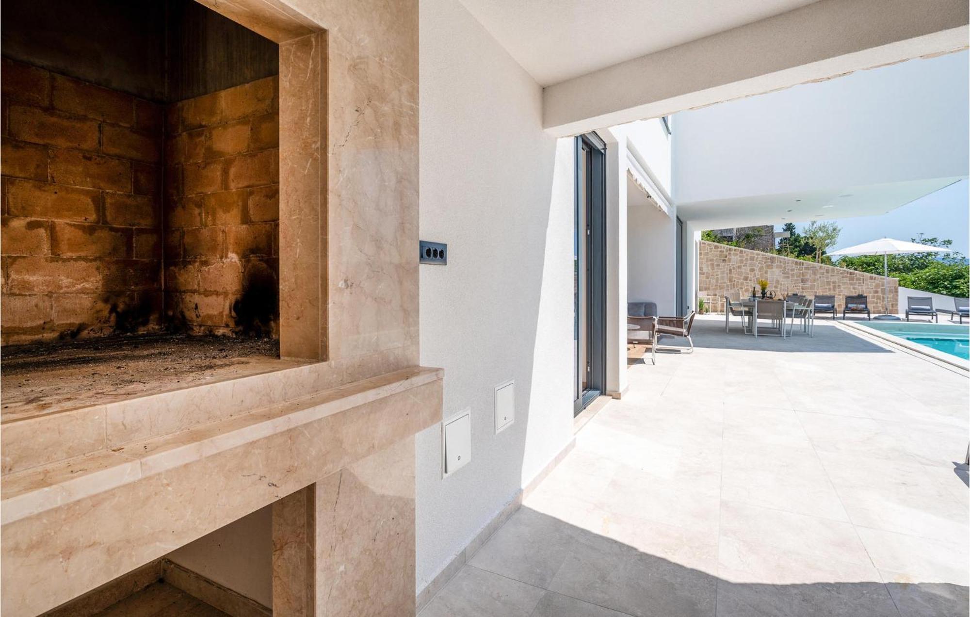 Beautiful Home In Omis With Kitchen Extérieur photo
