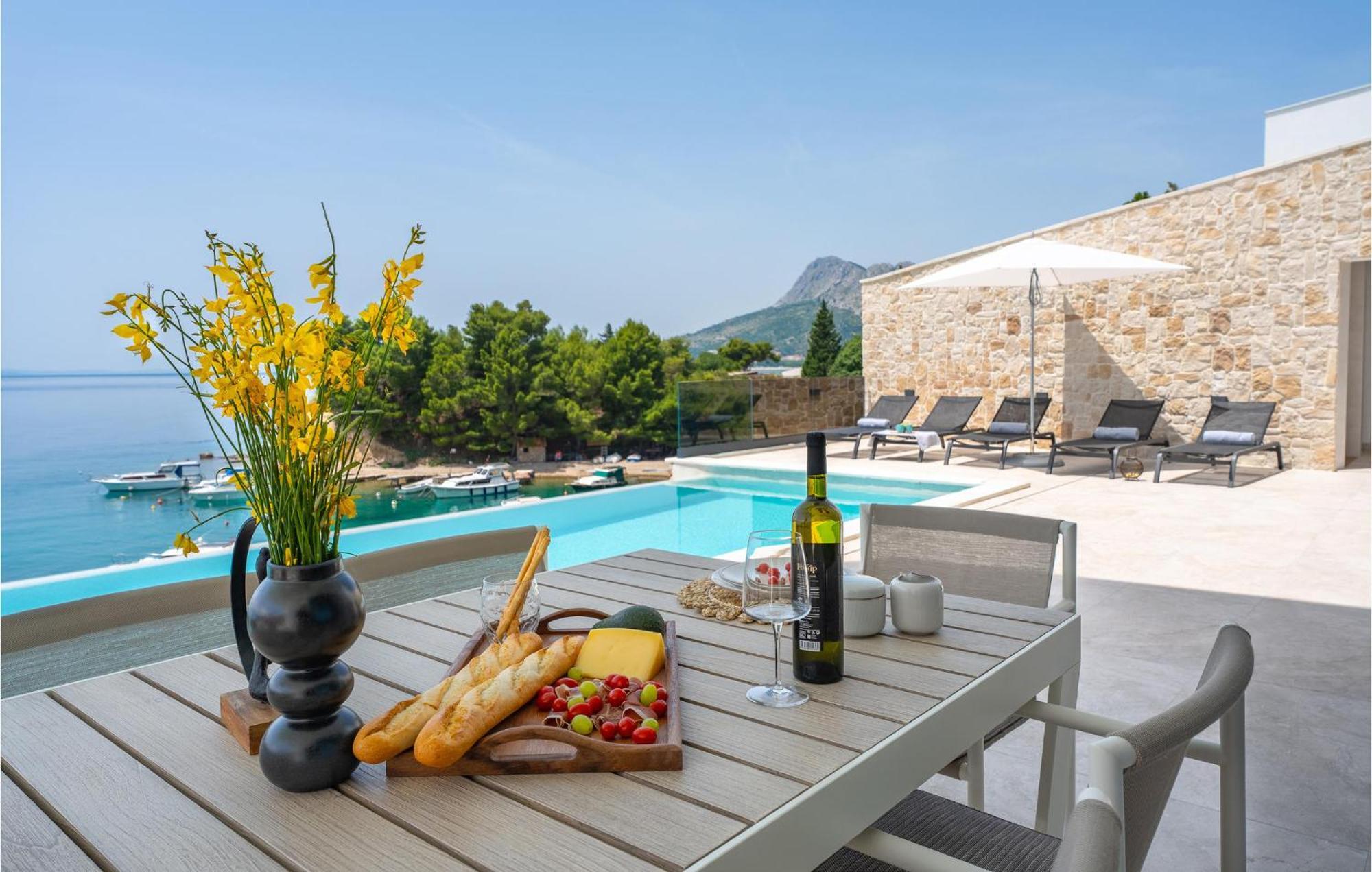 Beautiful Home In Omis With Kitchen Extérieur photo